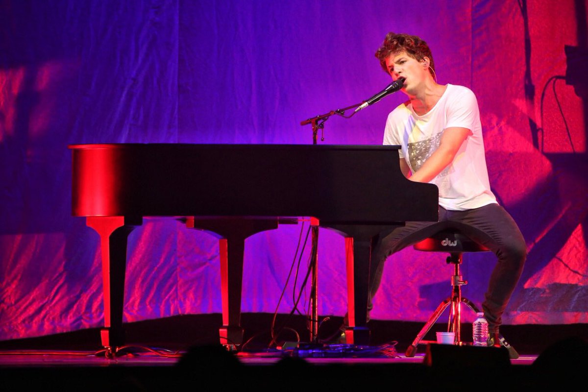 HondaCenter's tweet photo. .@beamiller and @charlieputh kick off the #RevivalTourAnaheim fun! https://t.co/fKnOe2AOBl