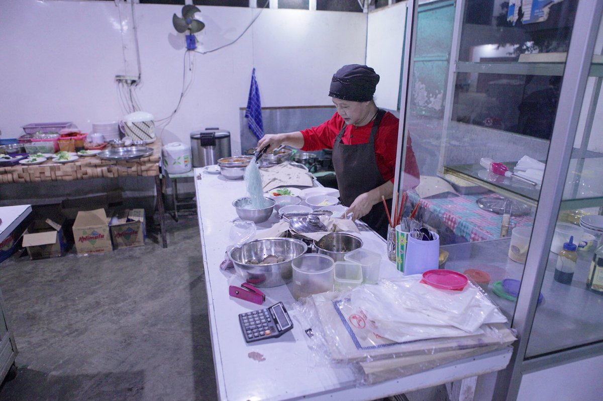 MenujuTimur's tweet photo. Tempat makan enak di Ende; warung Sari Rasa. Bakso dan mie ayamnya lezat. https://t.co/TqXmXVCBCY