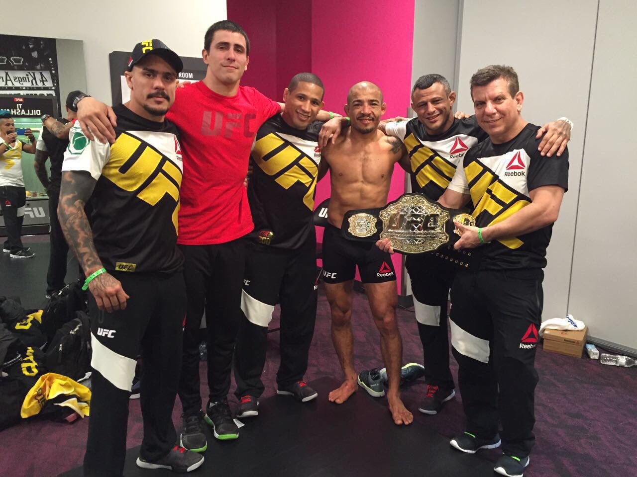 Konsekvenser Kinematik skak Jose Aldo Junior on Twitter: "I told you, Brazil. This belt is coming home.  Focused on the linear now. See you in NY, @TheNotoriousMMA? #ufc200  https://t.co/3qJVEc2lee" / Twitter