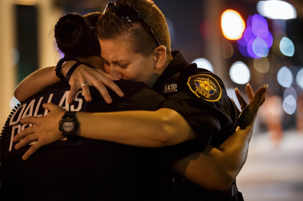 latimes's tweet photo. Dallas attack was the nation’s deadliest incident for law enforcement since Sept. 11, 2001 https://t.co/aUj644I4Pe https://t.co/gPL3LXj1FM