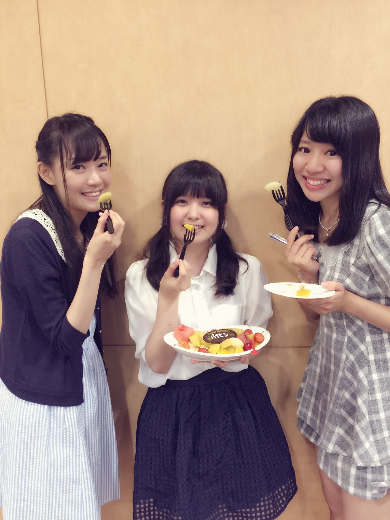 夏野菜緒 なつの なお Twitter પર Queentyサンデーセッションでした 二日続けて夏野お誕生日回 祝ってくれる人ができて 夏野嬉しい Queenty T Co Tk4mxu4qkx Twitter 夏野菜緒 なつの なお Twitter પર Queentyサンデーセッションでした 二日続けて夏野お誕生日回 祝ってくれる人ができて 夏野嬉しい Queenty T Co Tk4mxu4qkx Twitter