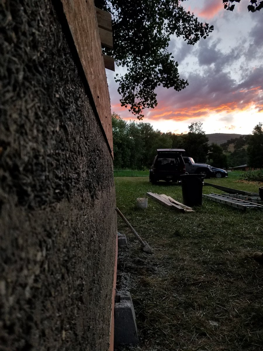 4ElementsCoffee's tweet photo. Hempcrete build day one! #hemp #lefthandcreek #boulder #treehugger #hempwayfoods #lefthandhemp #johnpatterson https://t.co/FS8Jog30zO