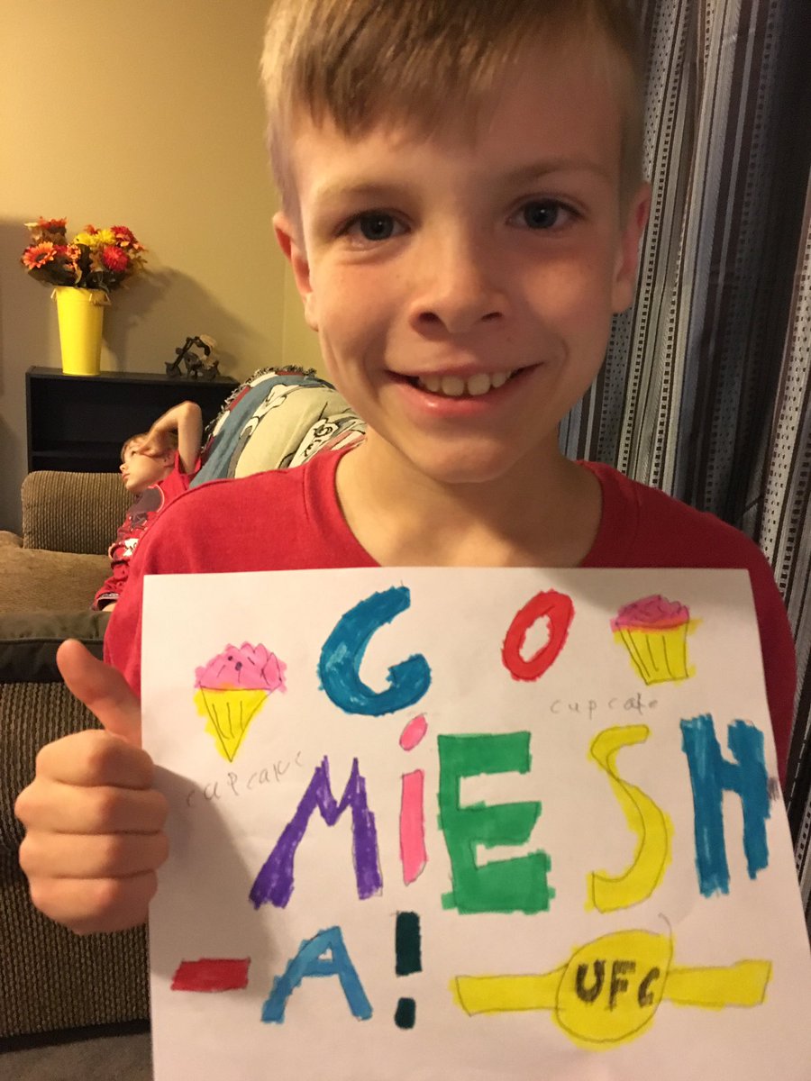 Go <a href="/MieshaTate/">Miesha Tate</a> from big fans up in Vancouver, WA!!! #UFC200 #TeamCupcake