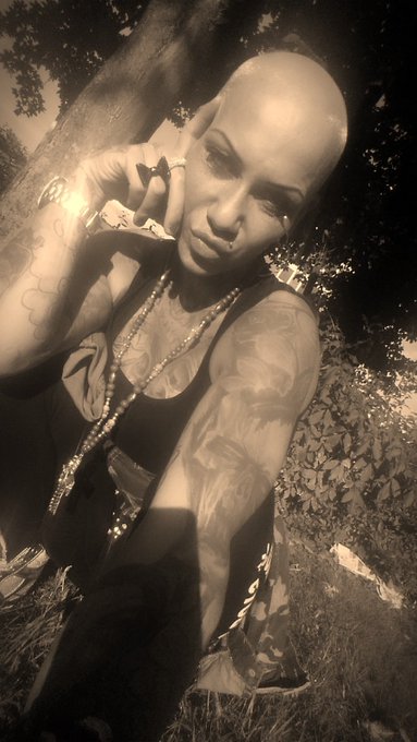 Guten morgen!&uuml;belste Kopf und Halsschmerzen...n&auml;chsten tage geh&ouml;rt das Bett mir und das bei dem Wetter<a href="/tag/apclips"class="tags"><span>#apclips</span></a><a href="/tag/apcreator"class="tags"><span>#apcreator</span></a>