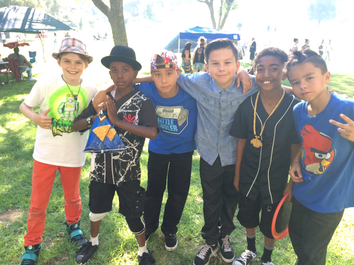 Poppers Picnic with fellow young generation!