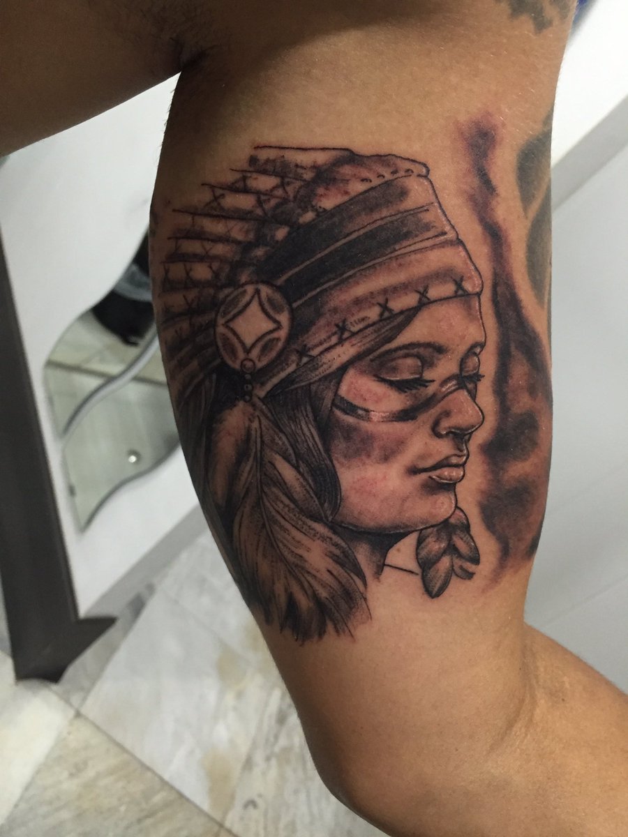 wuaho's tweet photo. A tope!! Sigue tu camino y lucha por tus sueños!! #tinta #sevilla #luismontoto #tattoo #dandotinta #artista #tatuate https://t.co/p5OKhzX5hf