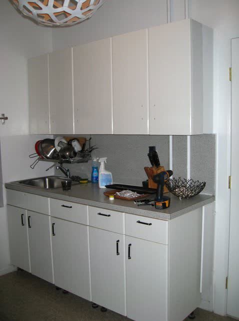 The Designer Trick for Disguising Ugly Rental Kitchen Countertops thekitchn.com/the-designer-t… #interiors #property