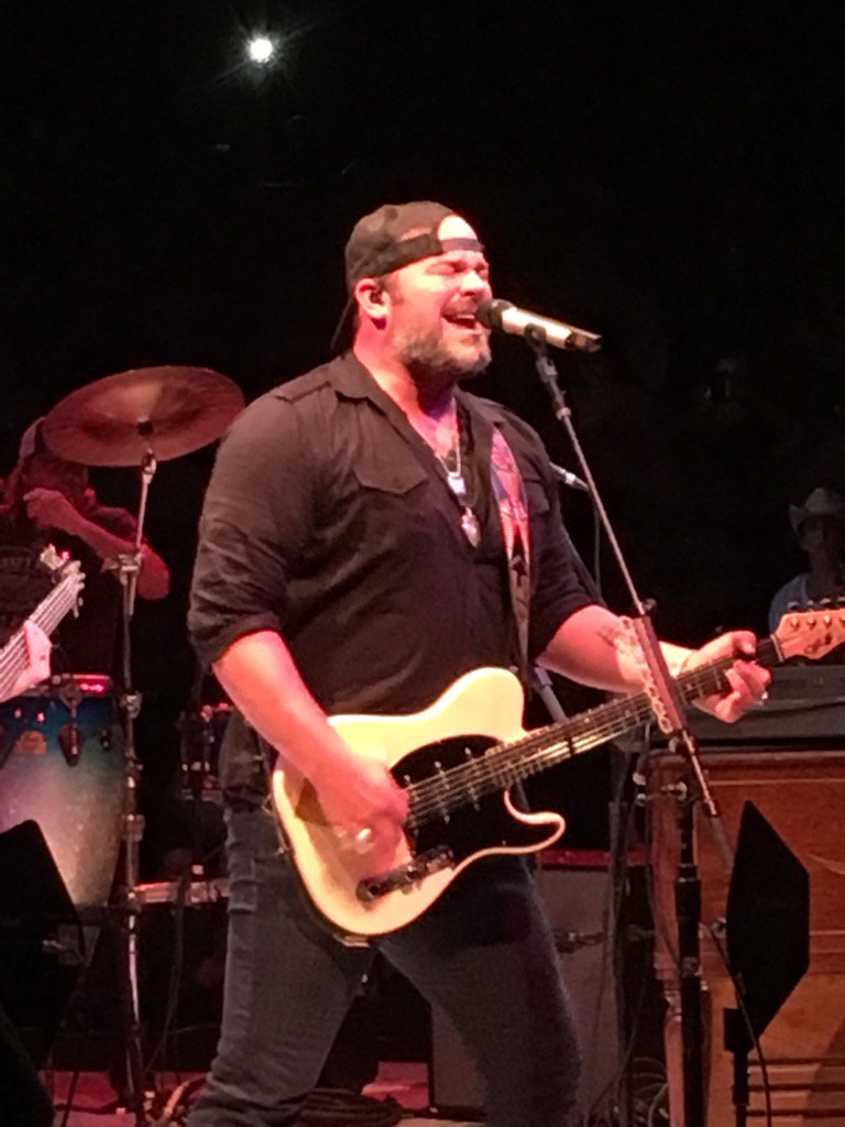 GrubTina's tweet photo. @leebrice the passion is real. https://t.co/7LxDGPlfYB
