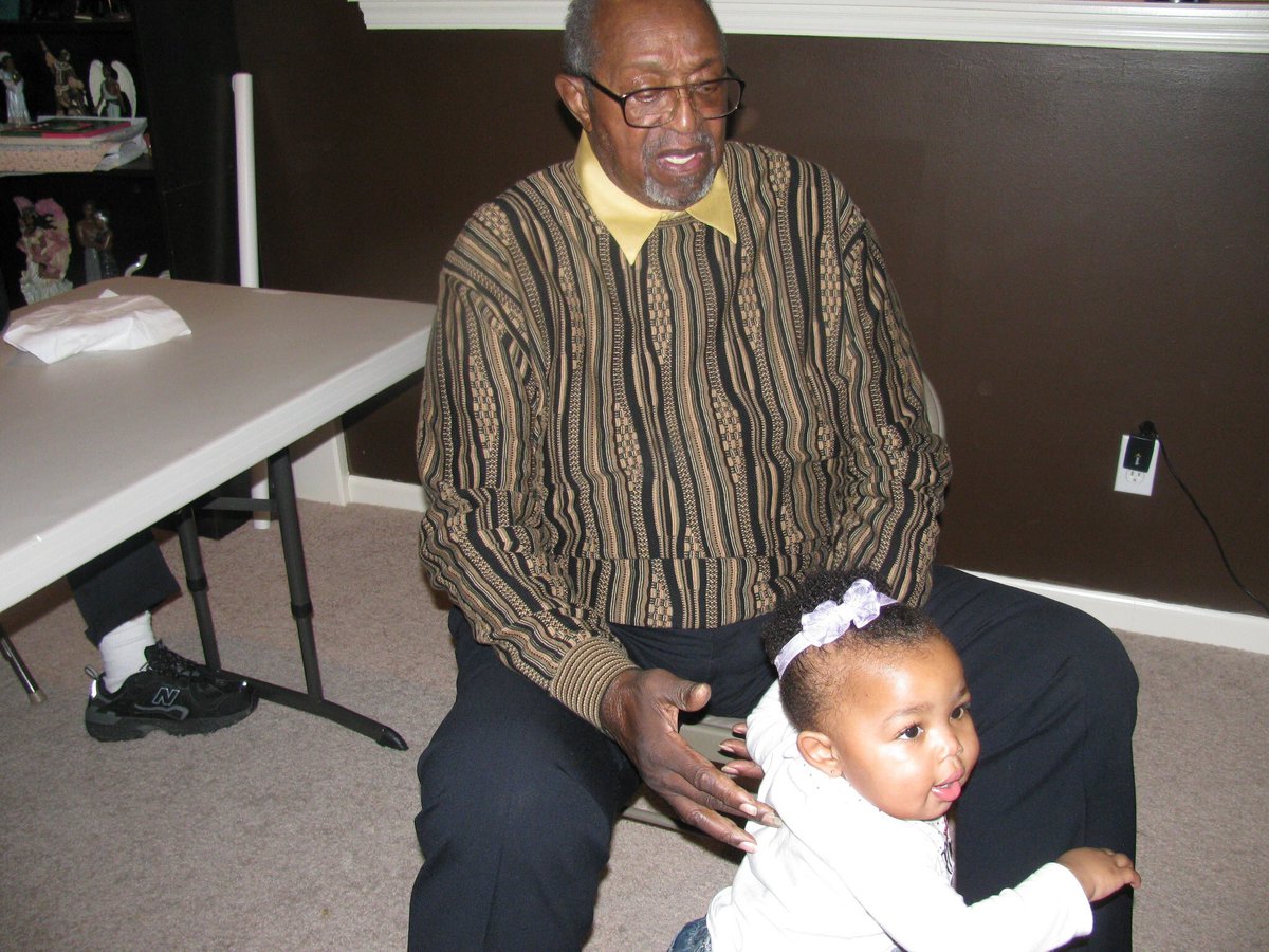 ASIASYMONE's tweet photo. Thank you to all the Black Men that have been in my life. #RIPPapa #RIPUncleJr #BlackMenMatter #BlackMenAppreciation https://t.co/EKbn8cvDnQ