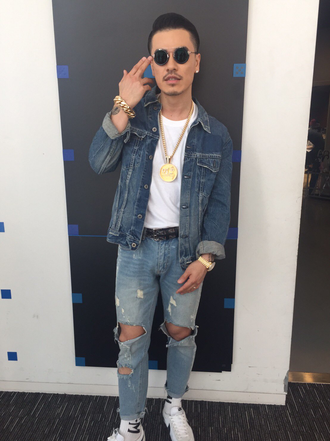 スッキリ 日本テレビ 最新曲を 生披露してくれたak 69 さん とってもスペシャルなパフォーマンスでしたが スタジオ登場前は意外にも緊張 ずっと椅子を使って腹筋をしていたakさんでした Ak69 T Co Zdbcfwv5ca Twitter スッキリ 日本テレビ 最新曲を 生披露してくれたak 69 さん とってもスペシャルなパフォーマンスでしたが スタジオ登場前は意外にも緊張 ずっと椅子を使って腹筋をしていたakさんでした Ak69 T Co Zdbcfwv5ca Twitter