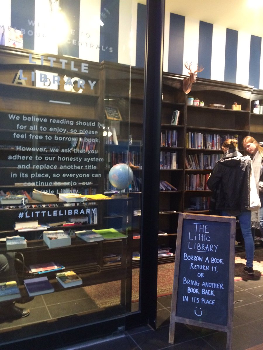 kimyeo's tweet photo. A book lover's haven amongst the bustle of a busy city 😍📚 #TheLittleLibrary https://t.co/s8pa1LAnDA
