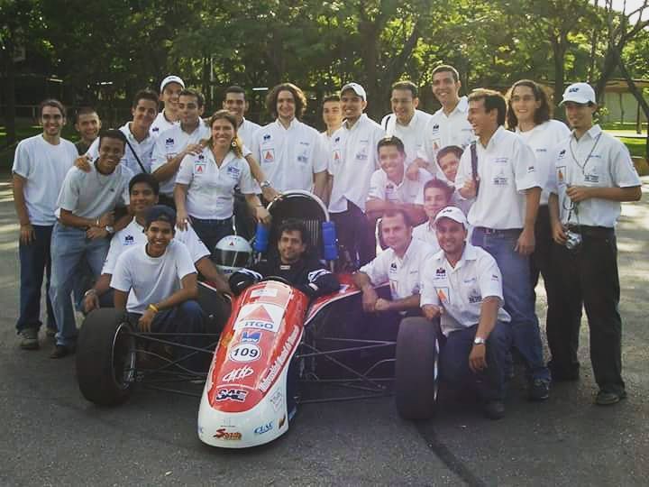 SAEUCV's tweet photo. #tbt Para saber a dónde vamos, debemos saber de dónde venimos. 🔙

Primera generación del T… https://t.co/70NUHQ0UDk https://t.co/1u6oPTc6is
