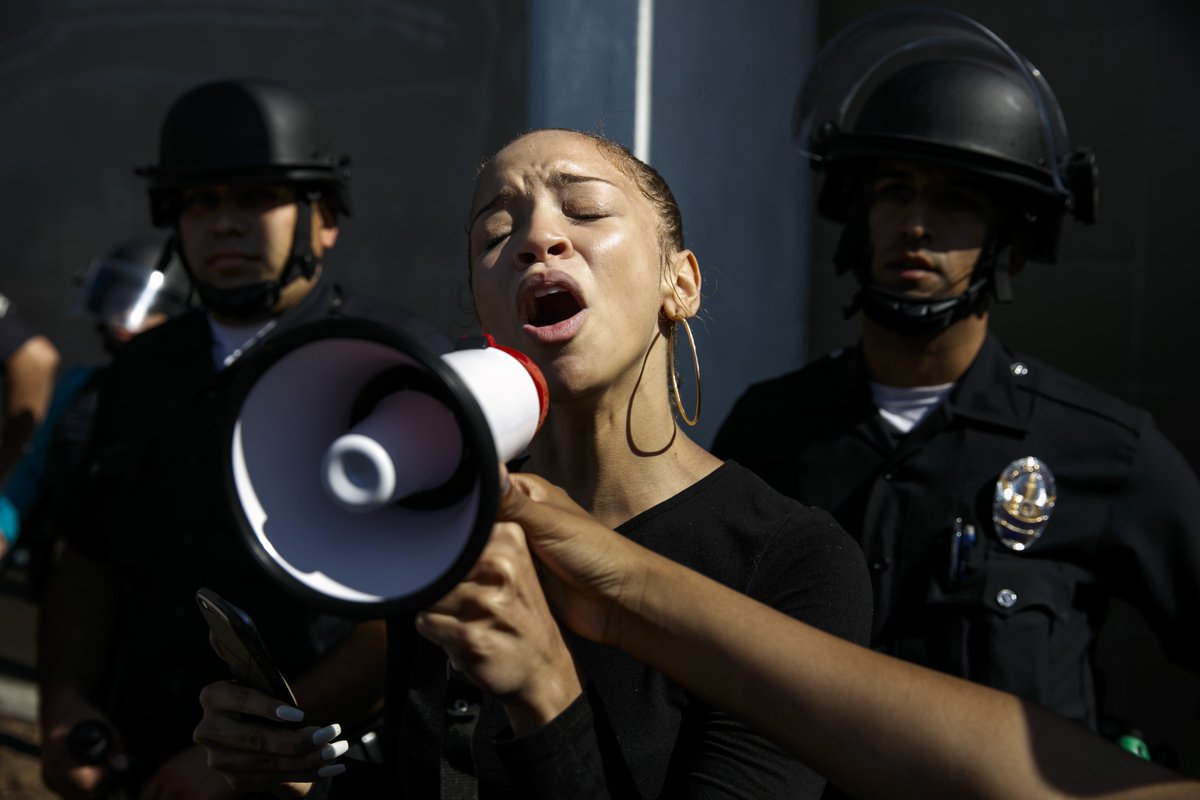 Black Lives Matter protest in Los Angeles lat.ms/29rPbBK