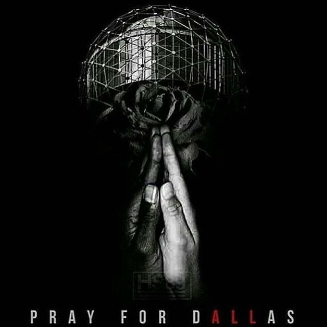 PrincessKris_'s tweet photo. #dallas #dallasshooting #prayfordallas https://t.co/uomwcASZdn