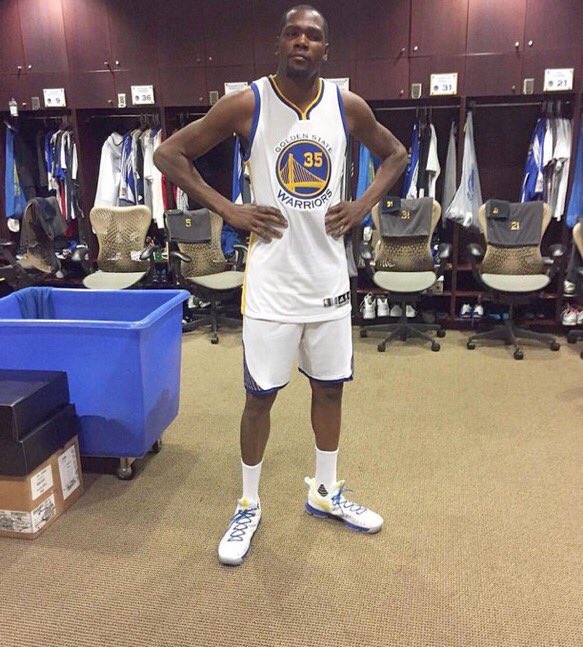 kd in gsw jersey