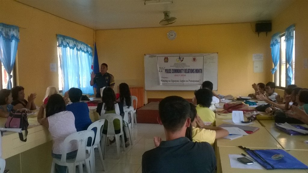 mogpog1's tweet photo. Dialogue bet.Brgy. Secretaries of the municipality of Mogpog @MarinduquePCR @PRO4B_MIMAROPA @pnpdpcr https://t.co/Hdi4TDivLc
