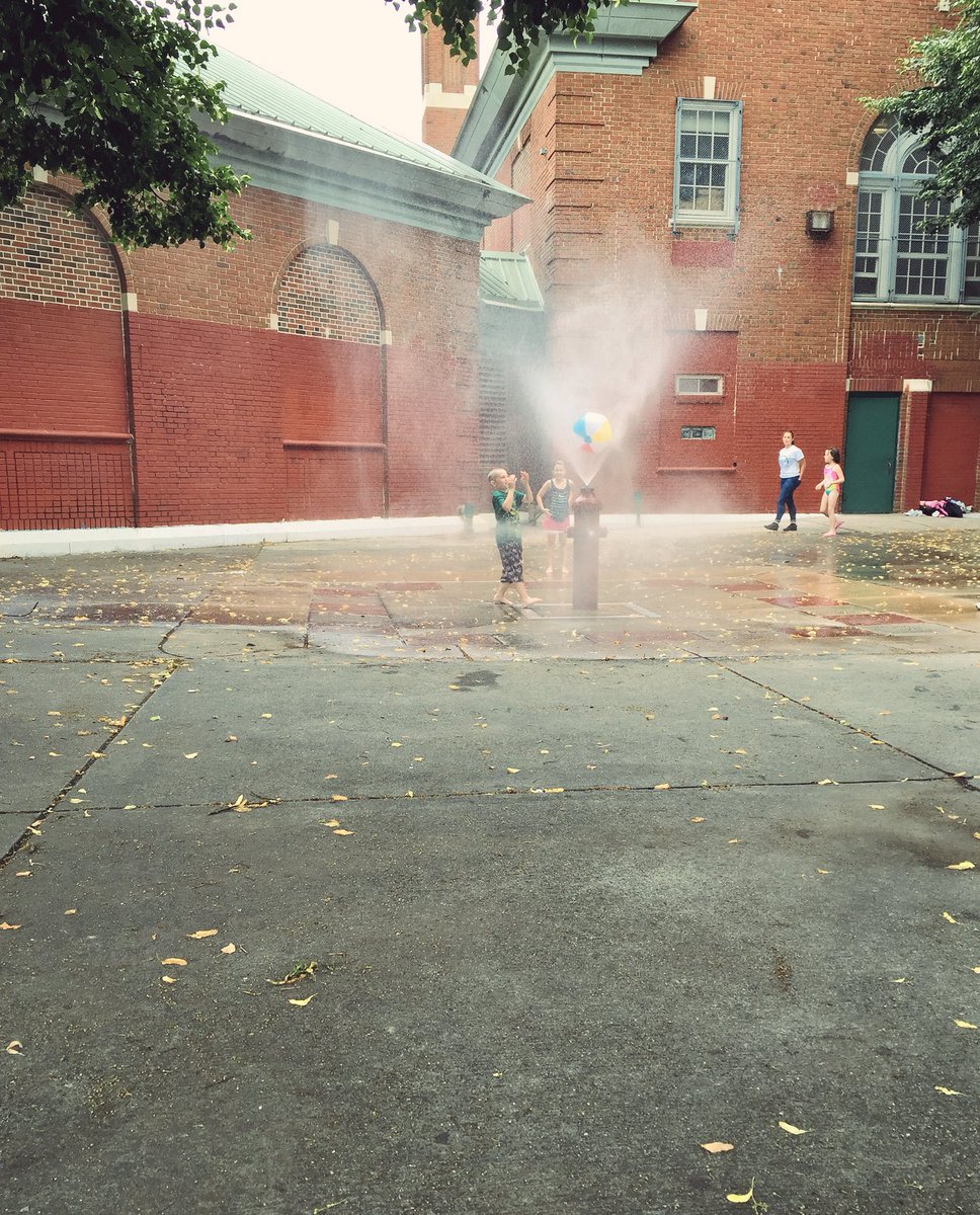 PhillyPlay07's tweet photo. Beating the heat through #Play 💦 #PhillyPlay https://t.co/Ur3IOzwpcz