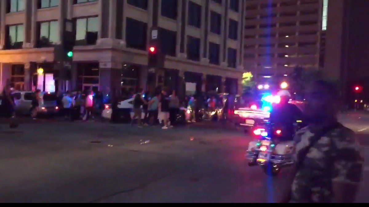 Cm0NIbdVUAQiV2M.jpg:large