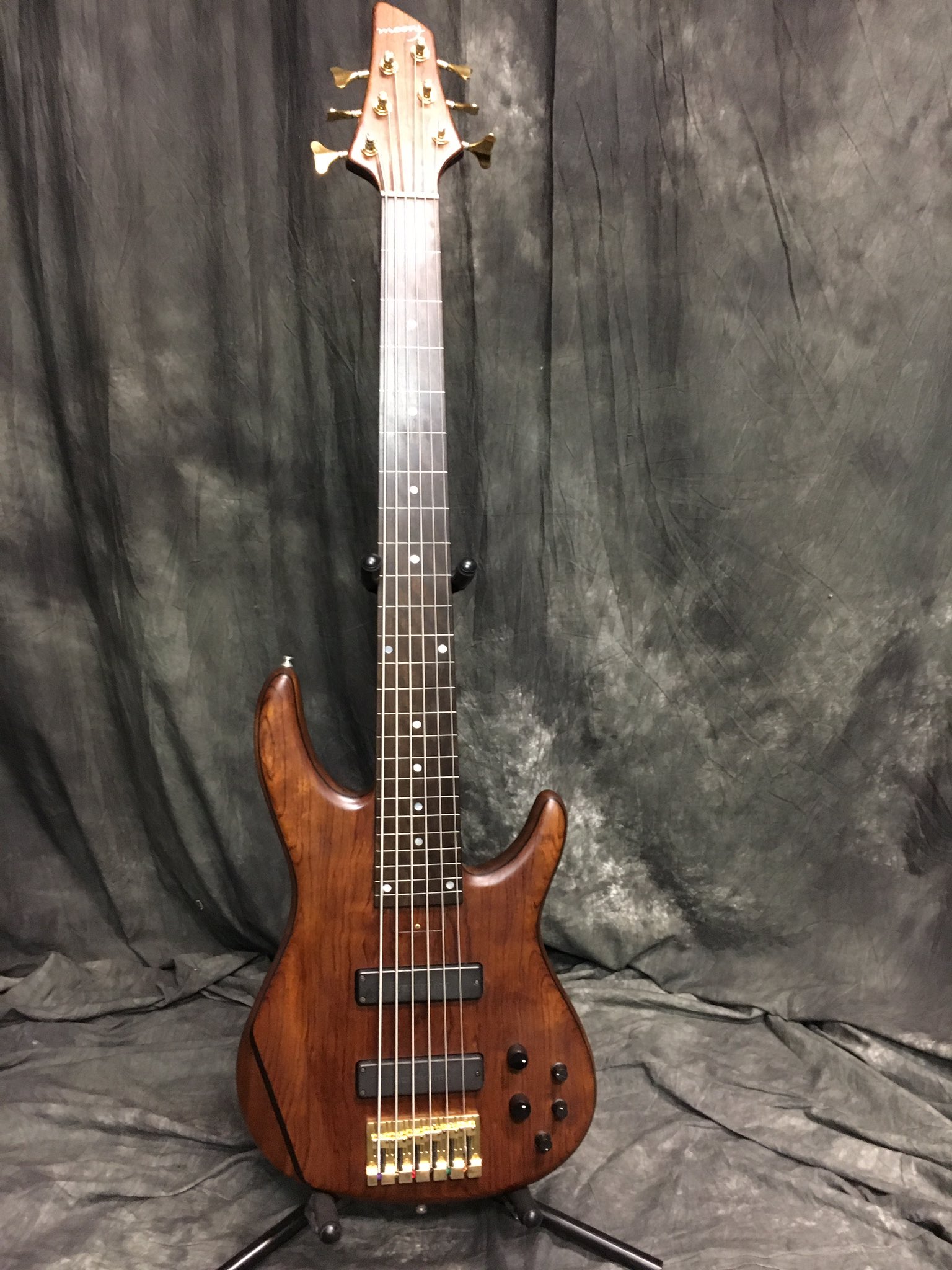 Moon mbc-6 フレットレス 6弦 エレキベース MOON MBC-6フレットレスベース 新作ウエア MOON MBC-6フレットレスベース