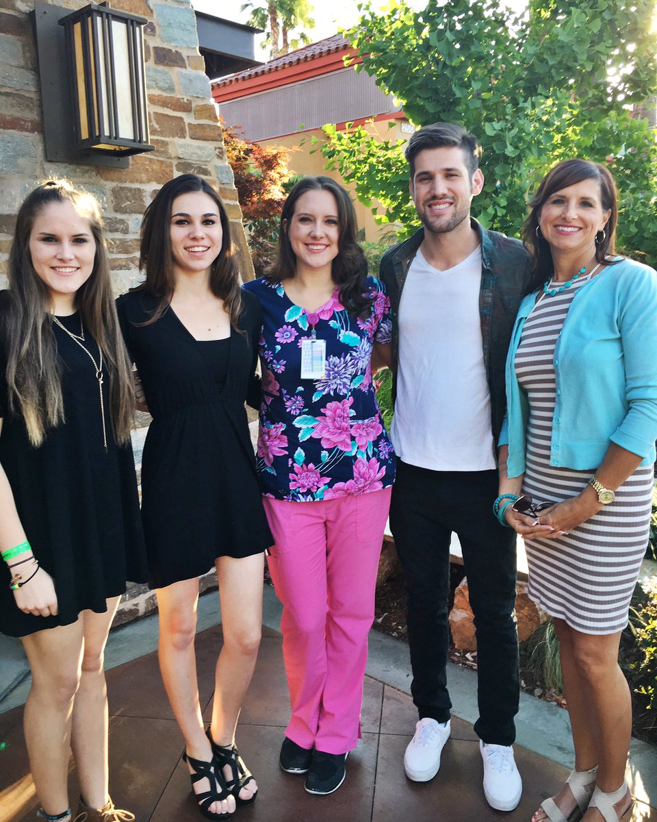 It's my favorite girls 19th birthday today🎂🎉.. TT I love you for who you are &amp; I am so thankful you are my sis💗