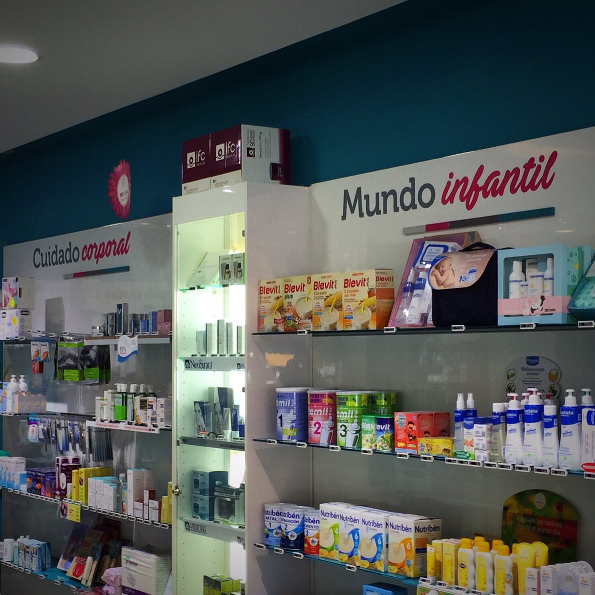 TRidesign_ES's tweet photo. Pásate por #bodyfarma para ver los nuevos #vinilos que hemos colocado la pasada semana. #diseñografico #creatividad https://t.co/LtvL0b5EiC