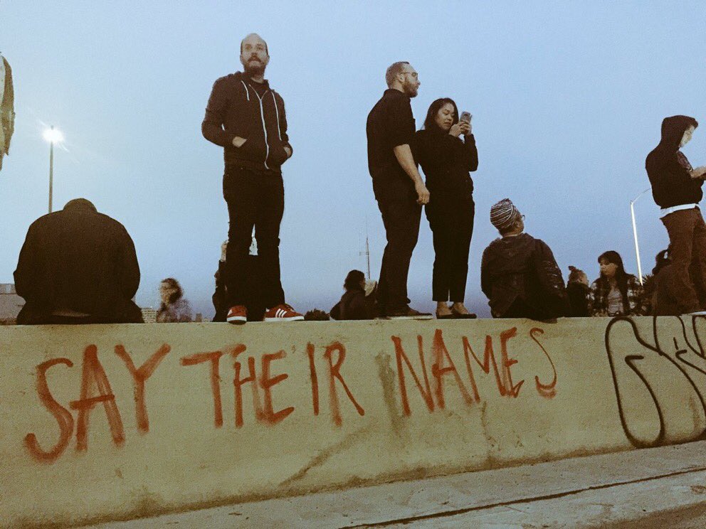 antoniodelotero's tweet photo. Black Lives Matter protesters have shut down the Oakland 880 freeway in California https://t.co/sbif7wiet4