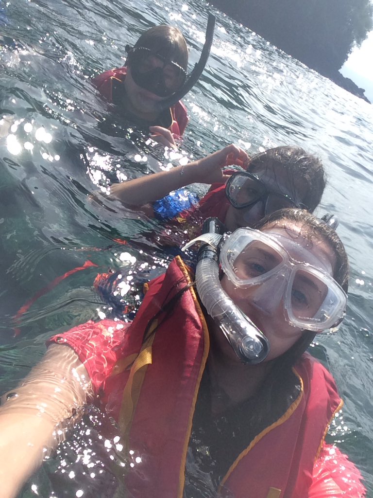 FelstedScience's tweet photo. Dive and snorkel day! Close encounters of the shark kind.... #Baliday6 https://t.co/rE9jIDo9ik