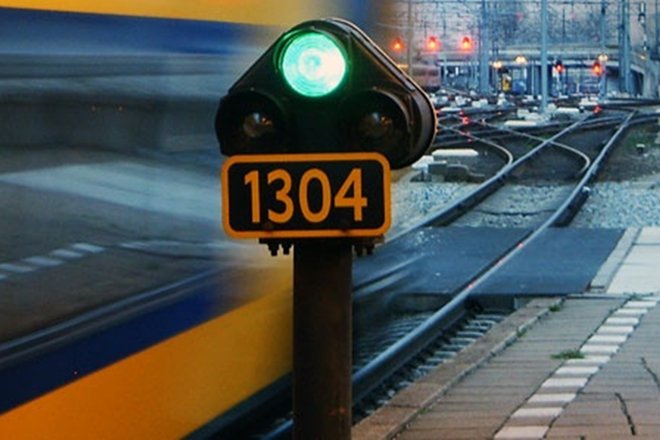 _Jyloke's tweet photo. Railway stations in India get world-class Japanese signalling system for more log on to: https://t.co/QYYzWtO9LH https://t.co/HhuciZ88Eh
