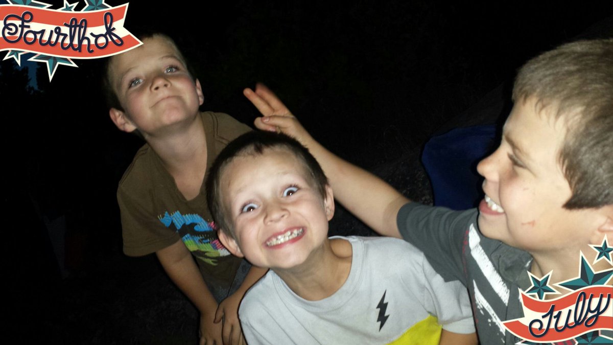 ajlight29's tweet photo. My boys! #blessed #momofboys #momlife #blendedfamily https://t.co/FowWvBWJOm