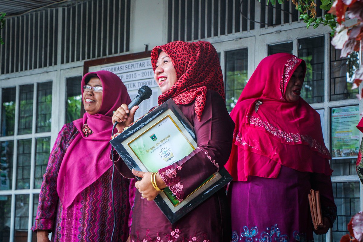 agung_os's tweet photo. "Pengumuman Kep. Sekolah SMPN 1 Sintoga mendapat penghargaan Adiwiyata"

@Kemdikbud_RI 
#lombafotokemdikbud2016 https://t.co/8xgYaYcbXD