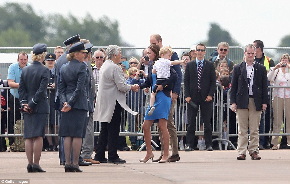 <a href="/97Croydon/">97 (Croydon) Sqn</a> OC and staff You have been spotted on the left of the photo!