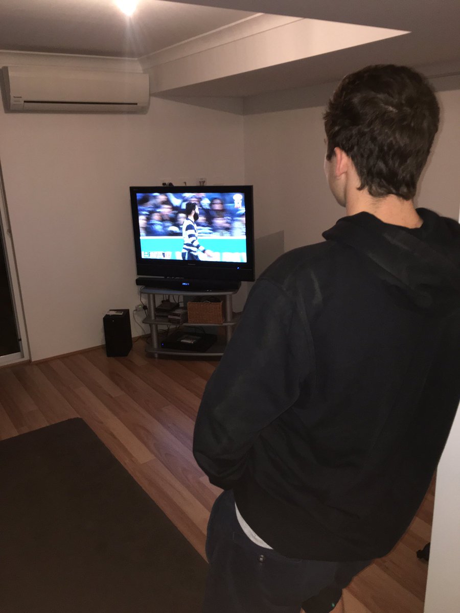 darcypulstweets's tweet photo. a typical Friday night at @JamesLiamAhern watching the footy and enjoying a few beers before we head out to #callums https://t.co/3P4GALAvHD