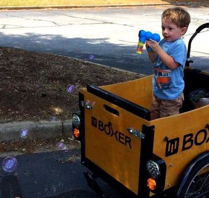 kickstandtr's tweet photo. Have a cool weekend! 💙 @BoxerCycles #yeahTHATgreenville #cargobike #FamilyFun #atlbikelife #greenville360 #gvltoday https://t.co/5Mpg2DFKKV