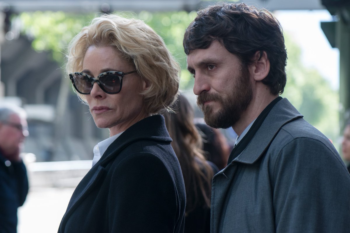 Sinopsis e imágenes del capítulo 1x11 de #LaEmbajada: 'Quid pro quo' mizona.tv/n/7dxHA @Productorabambu