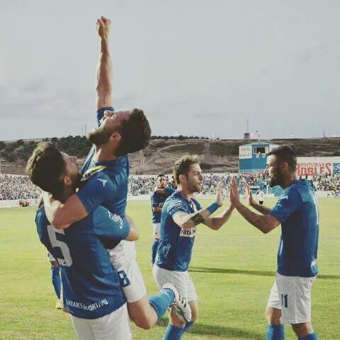 Moxe15's tweet photo. No te olvidaremos jamás, eterno capitán .. D.E.P Fran Carles 💙 https://t.co/k2gTP0UT6b