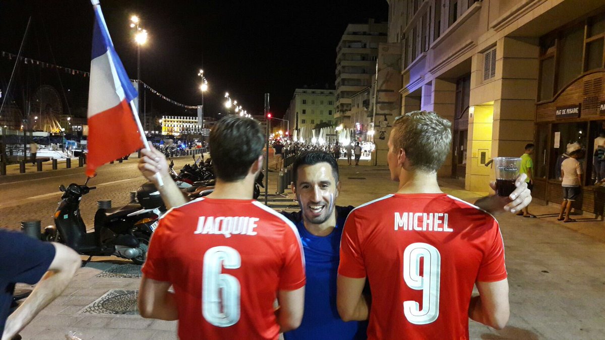 lagazette2016's tweet photo. On dit merci qui? #EURO2016 #FRA #FRAALL @JacquieMichelX #jacquieetmichel https://t.co/b3Elgp3kDA
