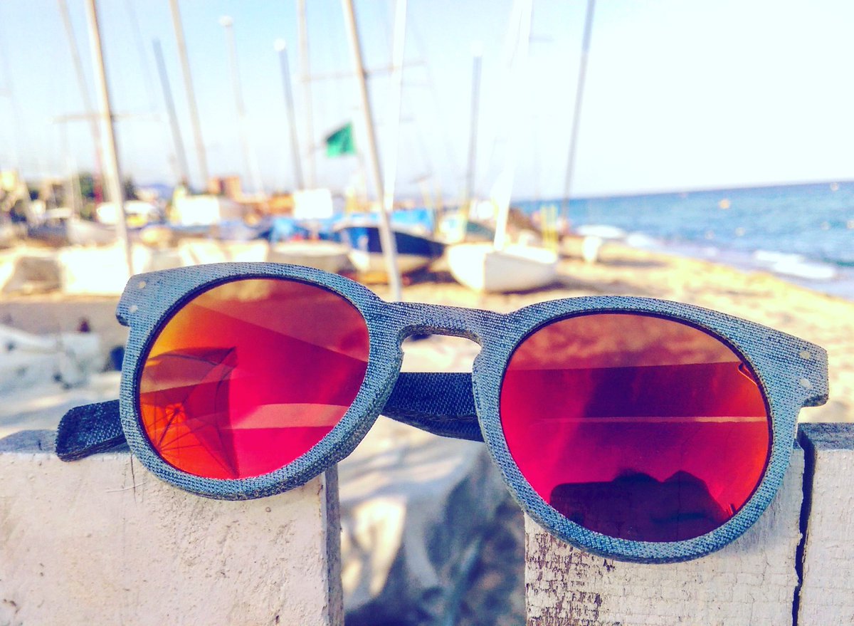 aslivepoker's tweet image. HAPPY WEEKWEND!!!!
Aslive Denim Sunglasses for a happy summer!
100%Denim
 #MonkeyFever