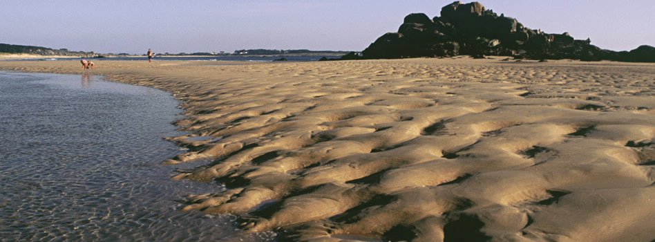 Visita as dunas de #Corrubedo (Ribeira) e as súas lagoas de auga doce e salgada. #QueroNatureza #QueroGalicia