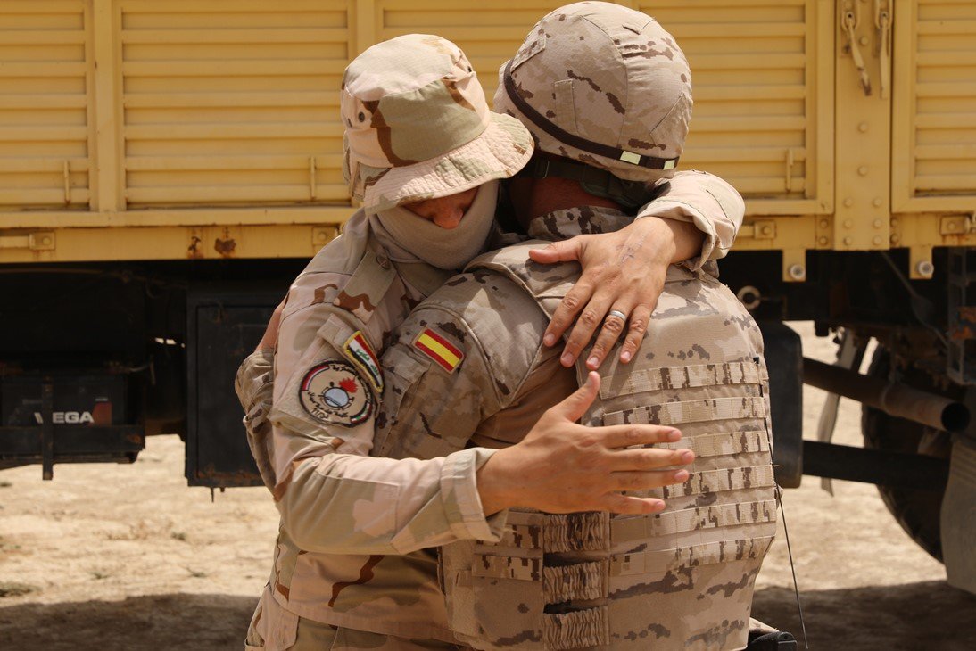 EMADmde's tweet photo. En #Besmayah, #Irak finalizada la instrucción de ingenieros de combate iraquíes https://t.co/xj462wVw0h https://t.co/Cy2kV5YVgW