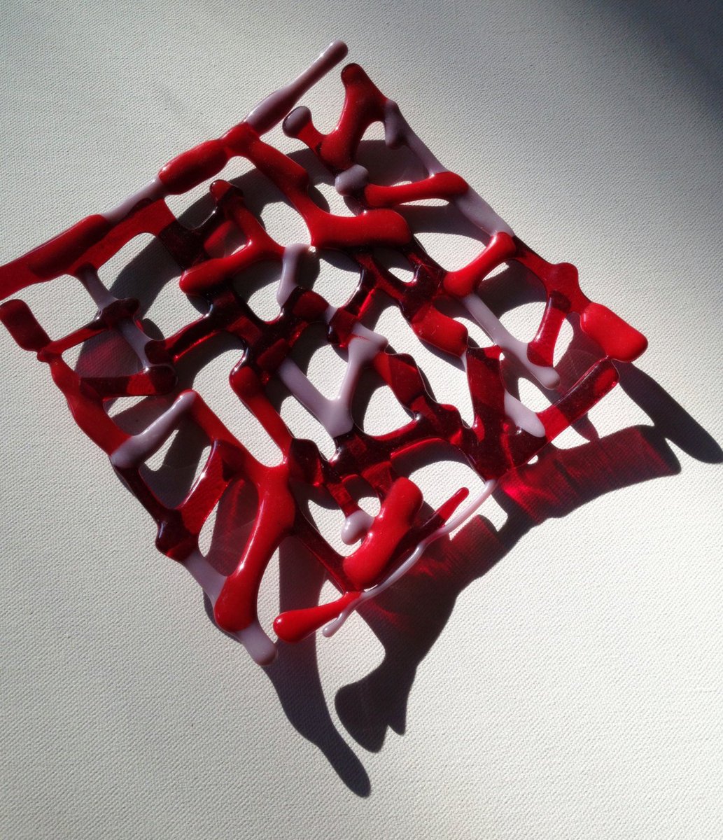 Funkifusion's tweet photo. Red Decor Ideas, Ruby Wedding Gift Ideas, Red Home Decor Ideas, Design… https://t.co/4LnSRMrEA9 #Etsy #DesignerPlate https://t.co/CZmtQIPF1i