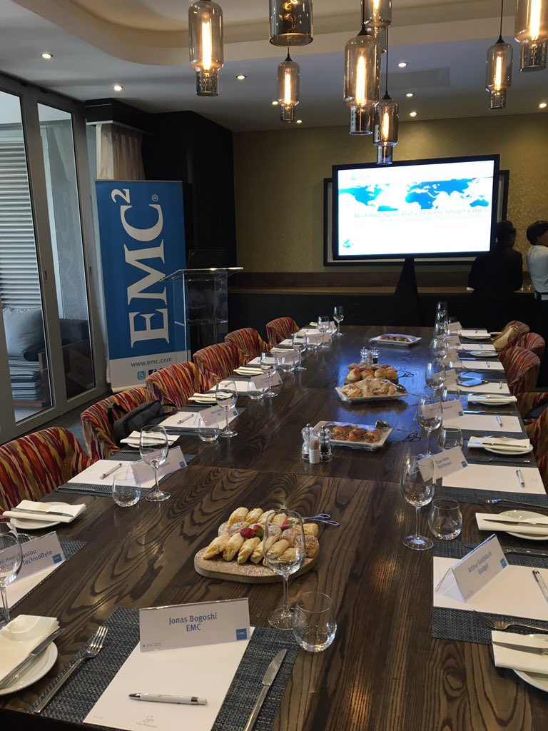 MarkWalker36's tweet photo. #EMCSADC #SmartCity discussions ready to roll https://t.co/J80K2jy3Jn