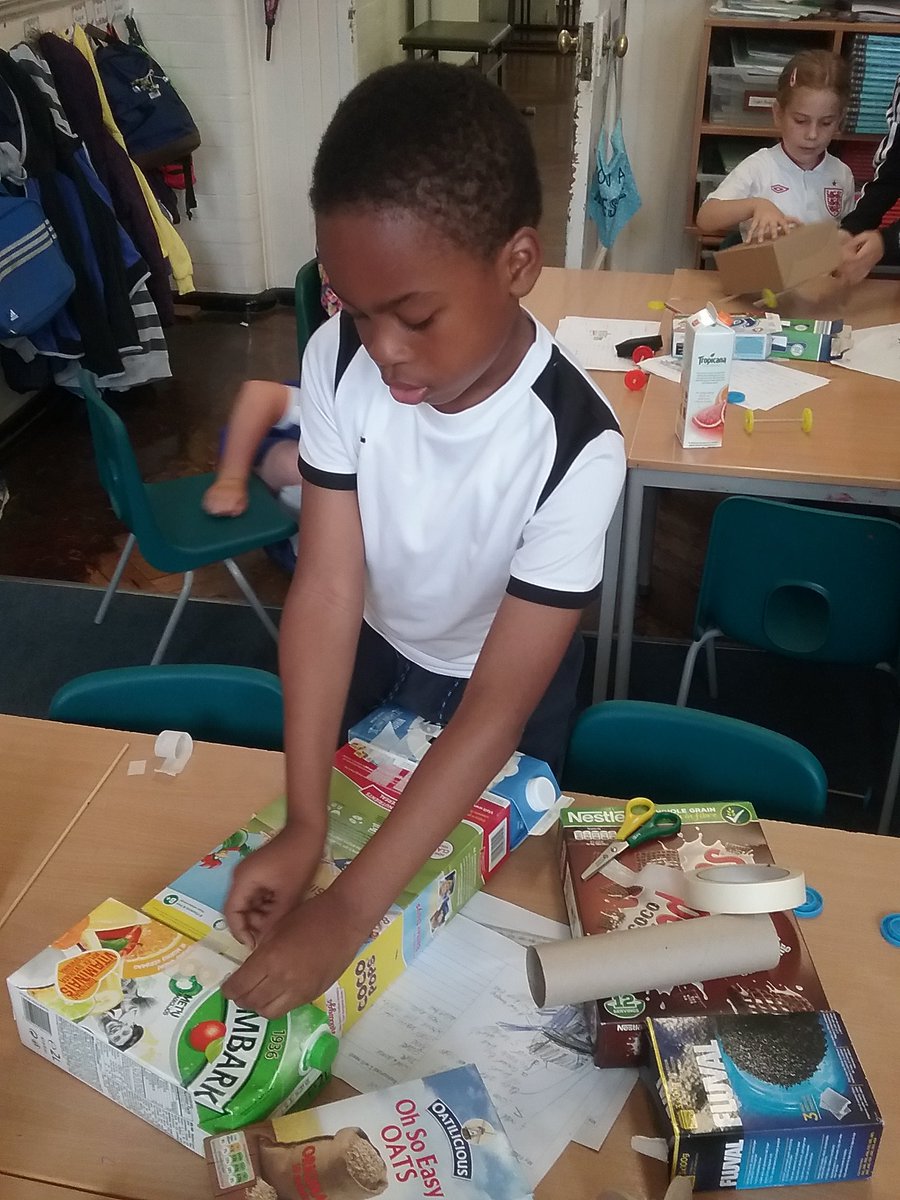 Sarah_white82's tweet photo. Making vehicles using fixed axles and free wheels #DTweek @CopperfieldR2 https://t.co/92hFnFJIrL