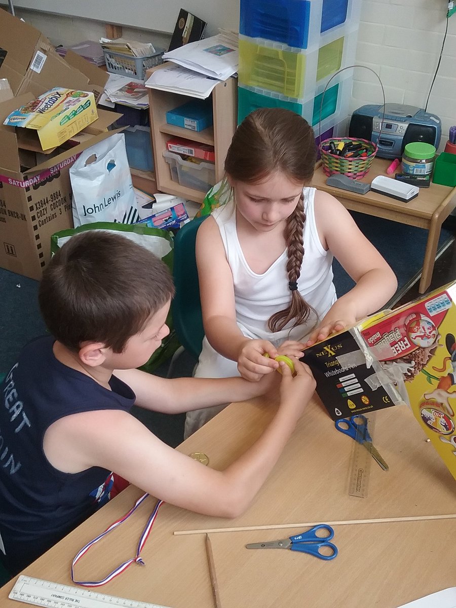 Sarah_white82's tweet photo. Making vehicles using fixed axles and free wheels #DTweek @CopperfieldR2 https://t.co/92hFnFJIrL