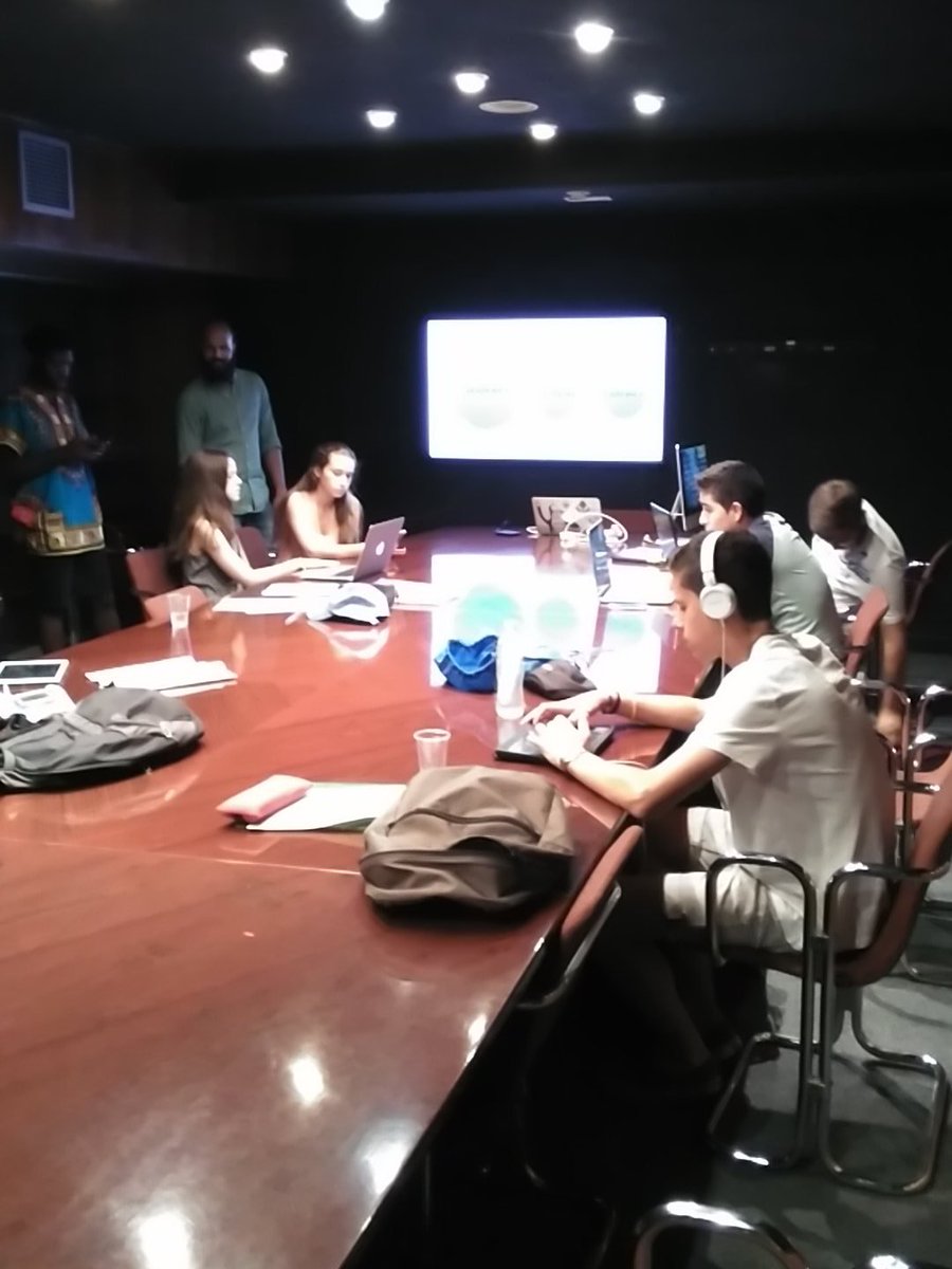gorille_spain's tweet photo. Apurando el #EiEBootcamp y listos para afrontar el #EiEDemoDay @eie_spain https://t.co/cE3dSXI7hW