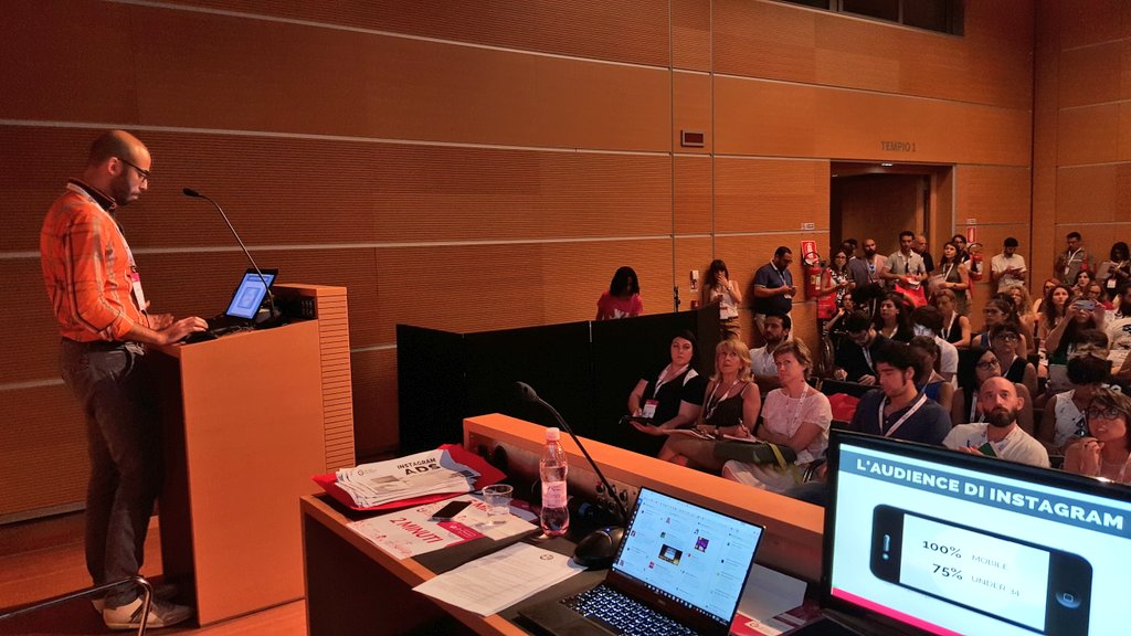 enricogualandi's tweet photo. Sala Social Adv partita, pienissima. @mauro_ronci spiega le potenzialità di Instagram Advertising #wmf16 https://t.co/ENLsG70KBj