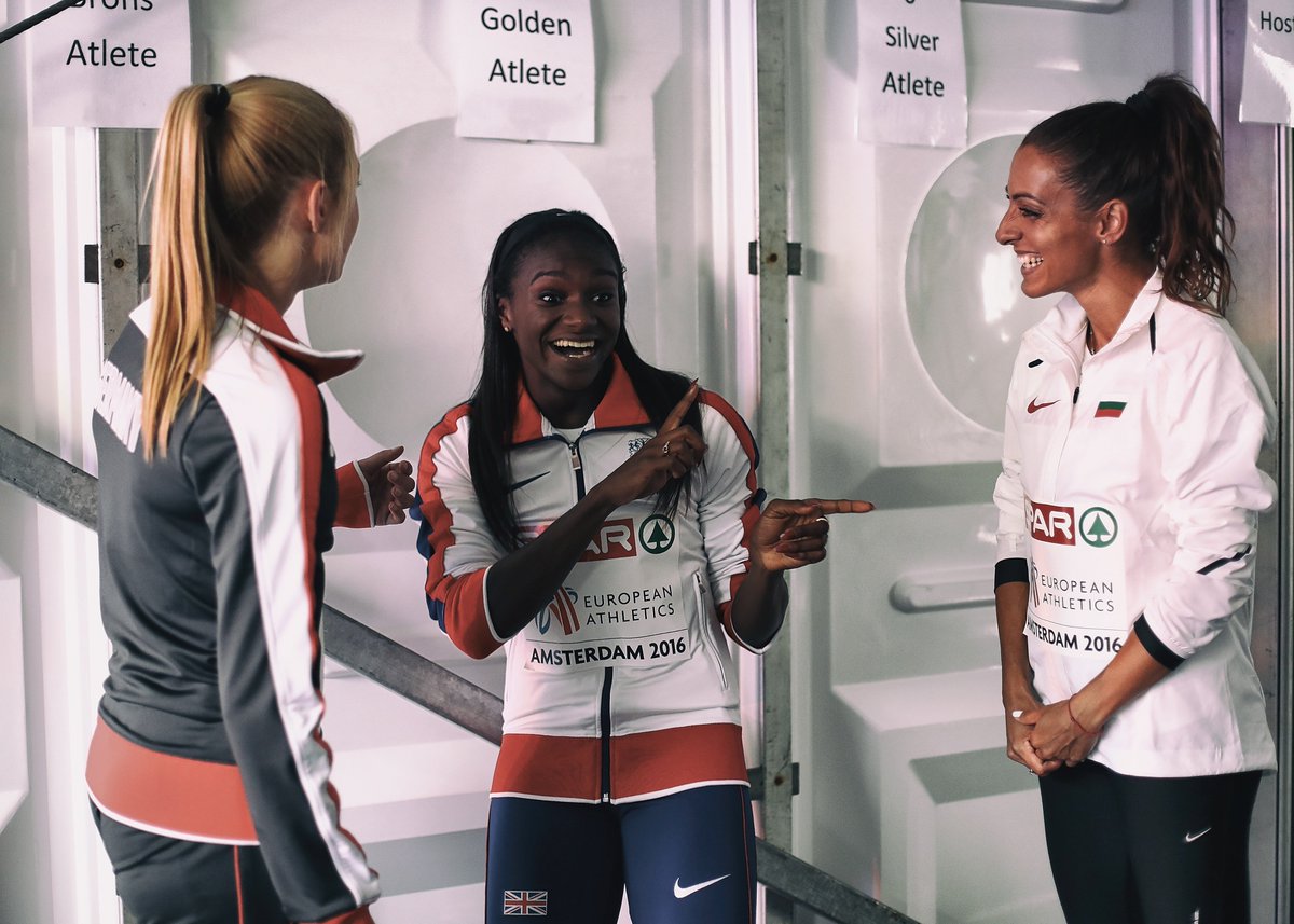 Great photo!

The three medallists from the women's 200m final share a joke before the victory ceremony. 

#ECH2016
