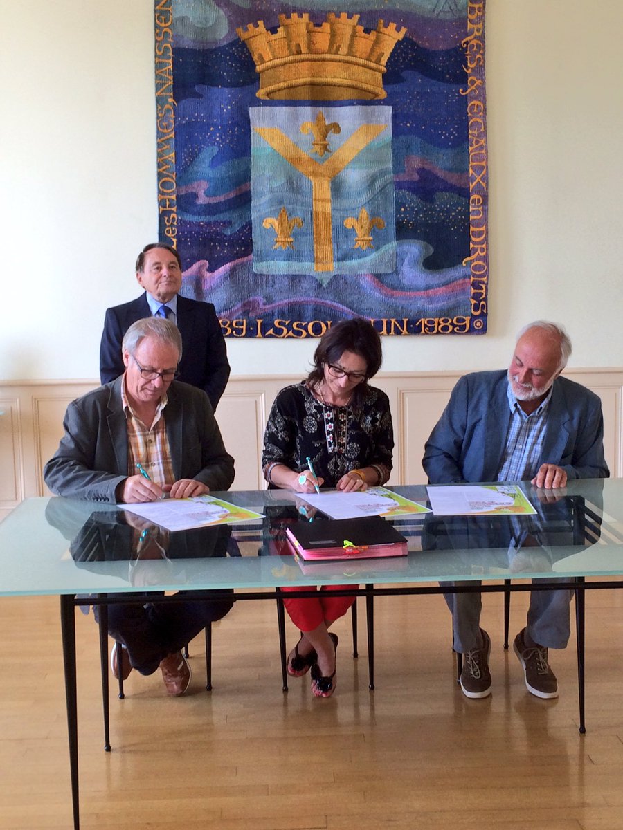 5 communes du Pays d'#Issoudun se lancent ensemble dans la gestion sans pesticide des espaces verts #biodiversité