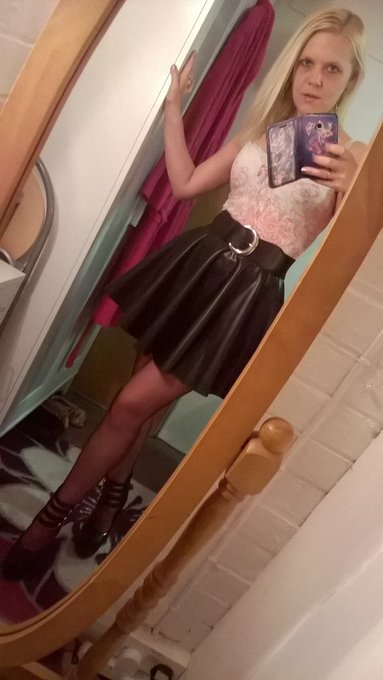 Loving my shoot outfit 😁 https://t.co/Xx5EuPKzhX<a href="/tag/dancer"class="tags"><span>#dancer</span></a><a href="/tag/dirrty"class="tags"><span>#dirrty</span></a>