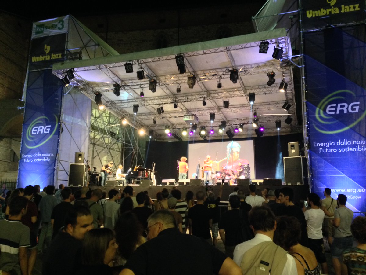 ERGnow's tweet photo. Segui con noi gli spettacoli di @UmbriaJazz_OFC nella #ERGsquare – La nostra #energia in musica #UmbriaJazz https://t.co/CX07xIuXem