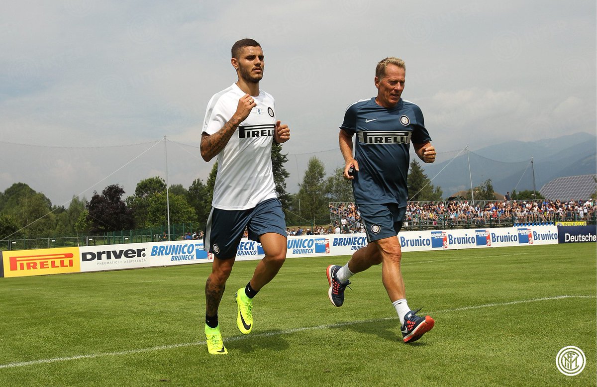 Inter's tweet photo. 📷 Atletica e tattica nella 4^ seduta di #Brunico2016. Le foto più belle 👉🏻 https://t.co/XRwze873hf #GoInter #FCIM https://t.co/4j9gPlZy3b